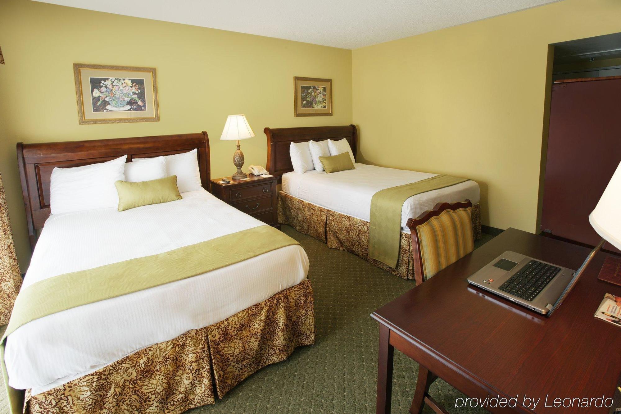 Fredericksburg Hospitality House Hotel Стая снимка