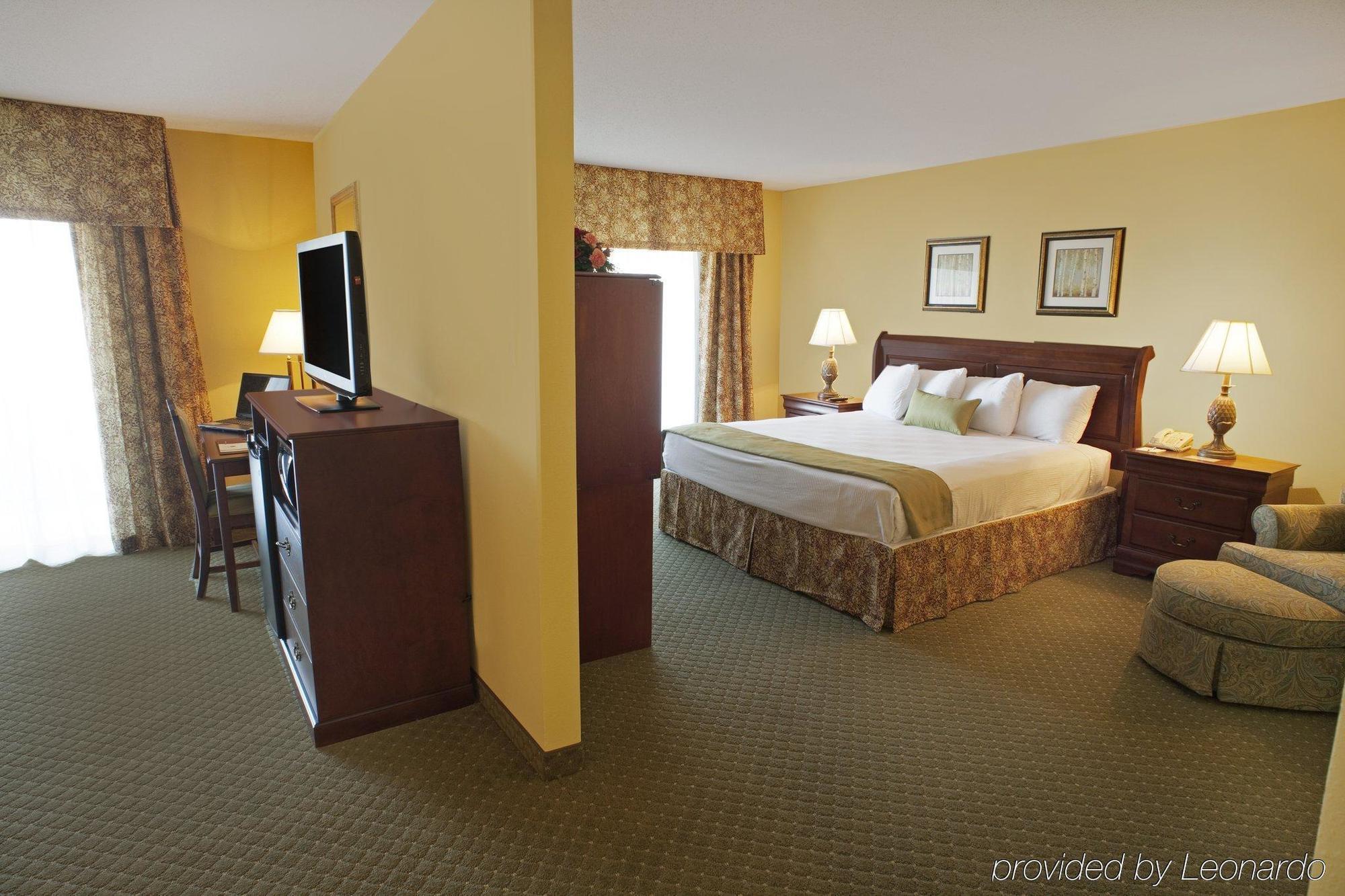 Fredericksburg Hospitality House Hotel Стая снимка