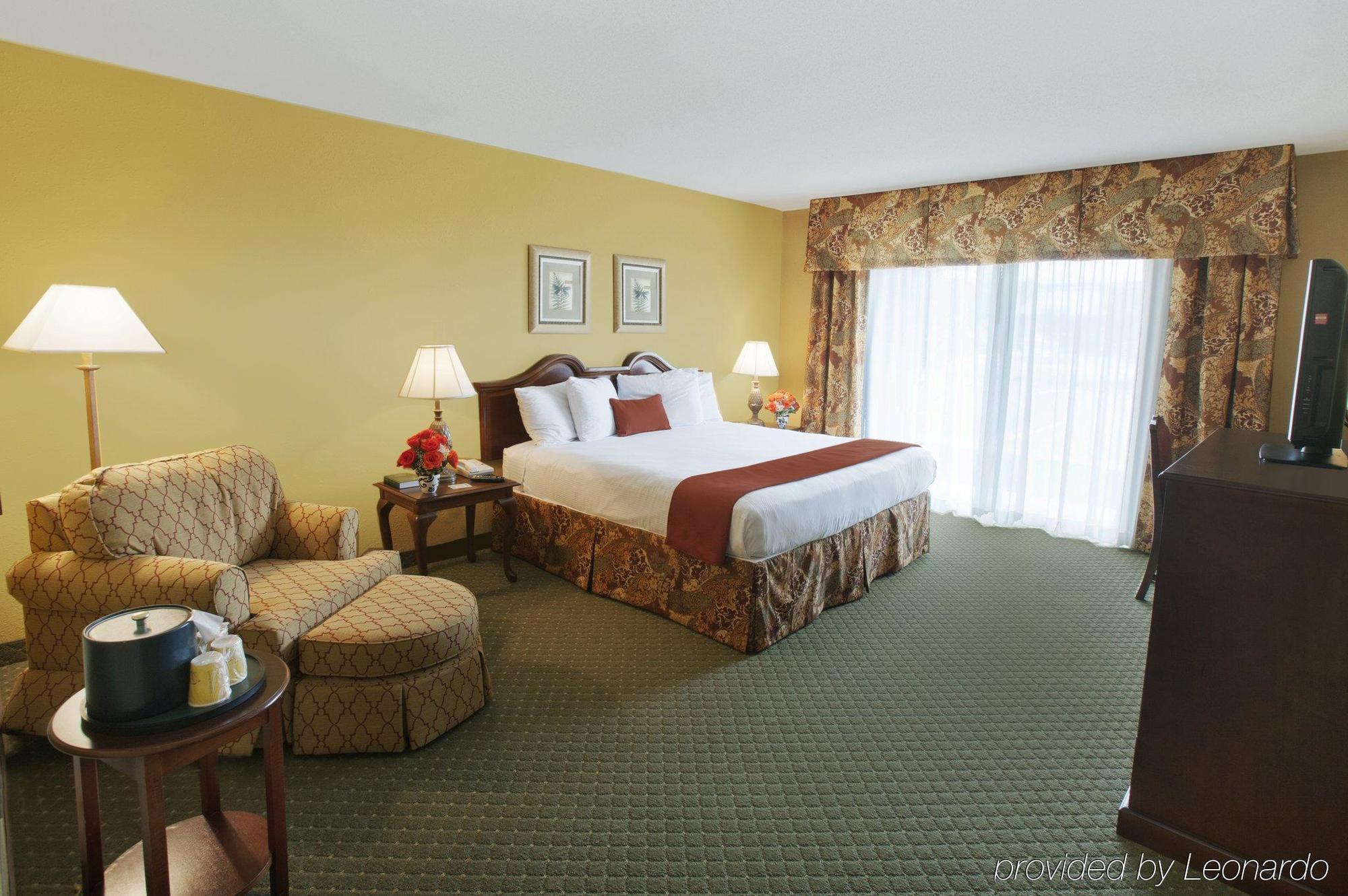 Fredericksburg Hospitality House Hotel Стая снимка