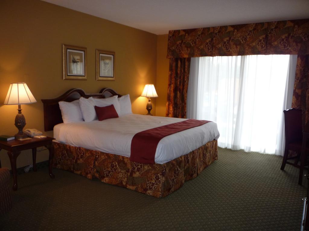 Fredericksburg Hospitality House Hotel Екстериор снимка
