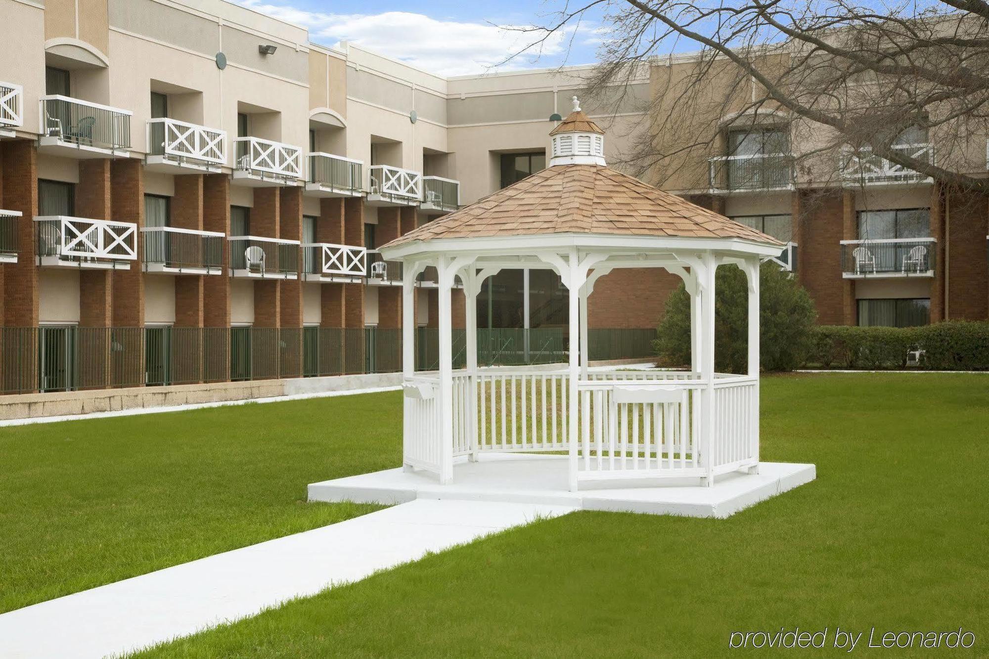 Fredericksburg Hospitality House Hotel Екстериор снимка